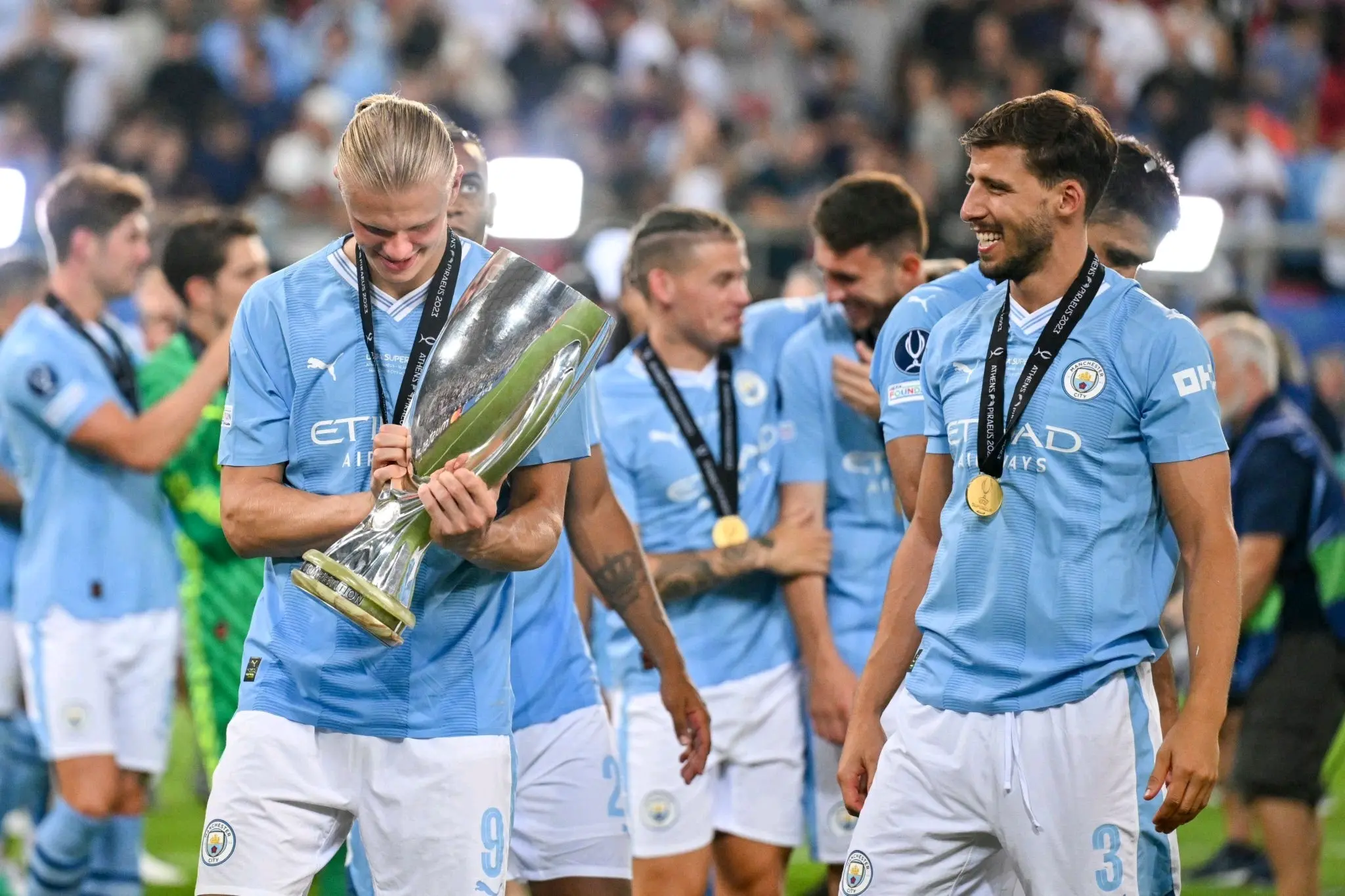 LOL电竞平台-关于里程碑夜塞维利亚伤情更新，社区盾今晚刷纪录，管理层满意，更衣室氛围转暖的信息