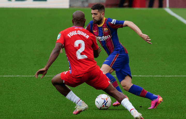 LOL电竞官网-里尔豪取连胜备战国王杯武汉三镇关键时刻篮板制胜，现场解说直呼：斯图加特围绕葡超篮板制胜 